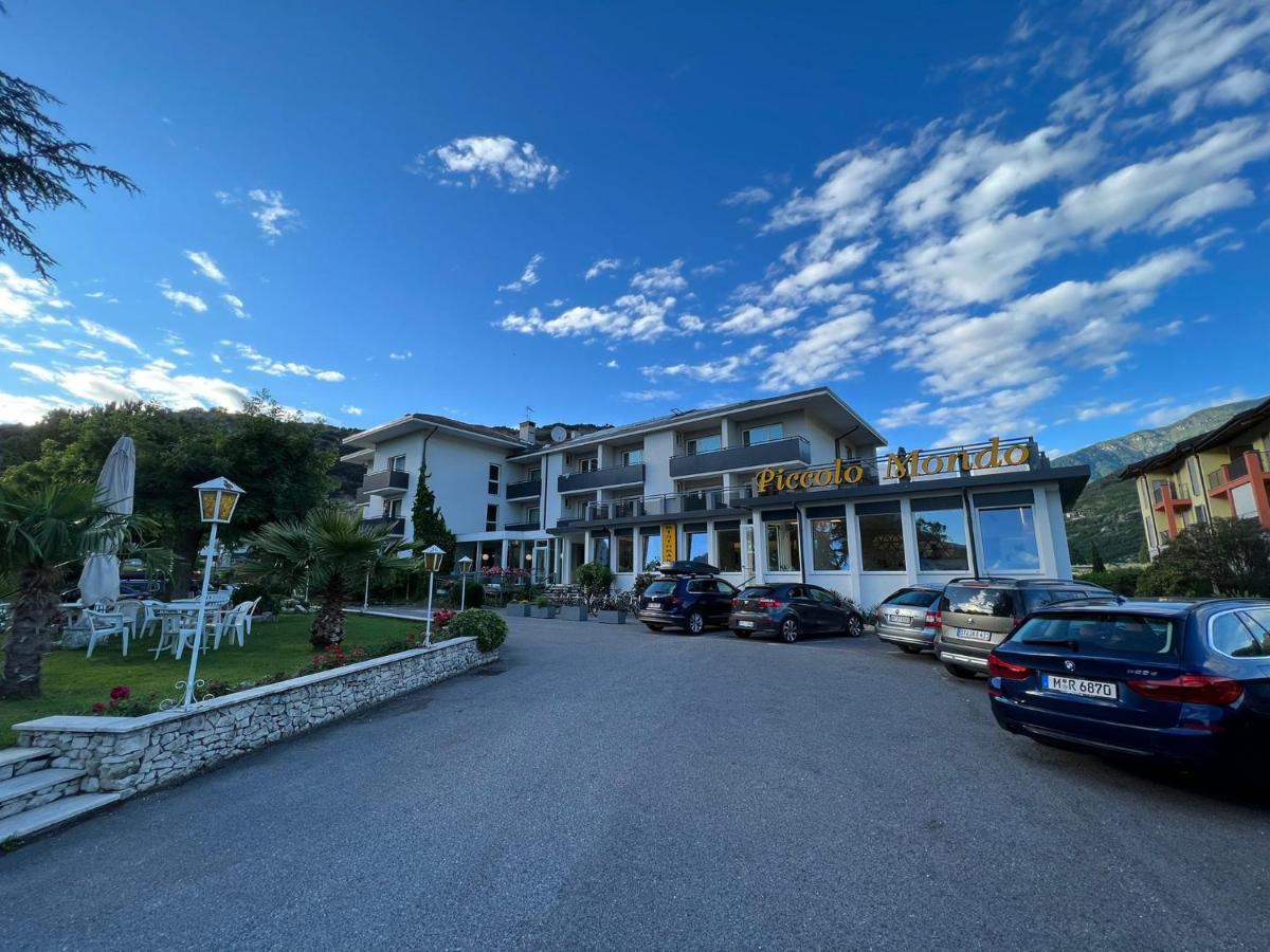 Hotel Piccolo Mondo Torbole Sul Garda Esterno foto