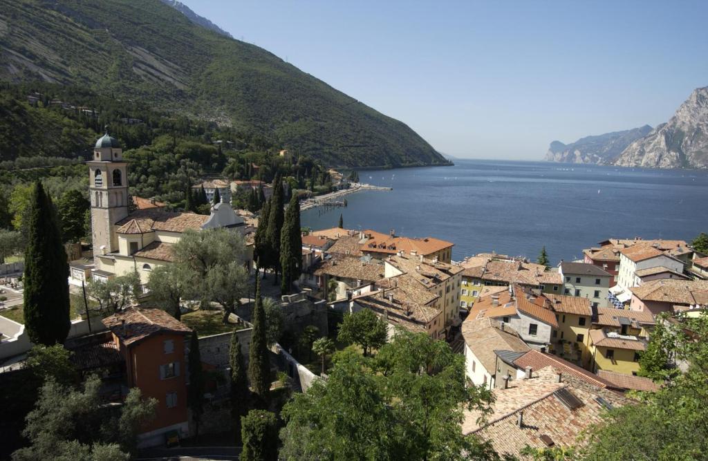 Hotel Piccolo Mondo Torbole Sul Garda Esterno foto