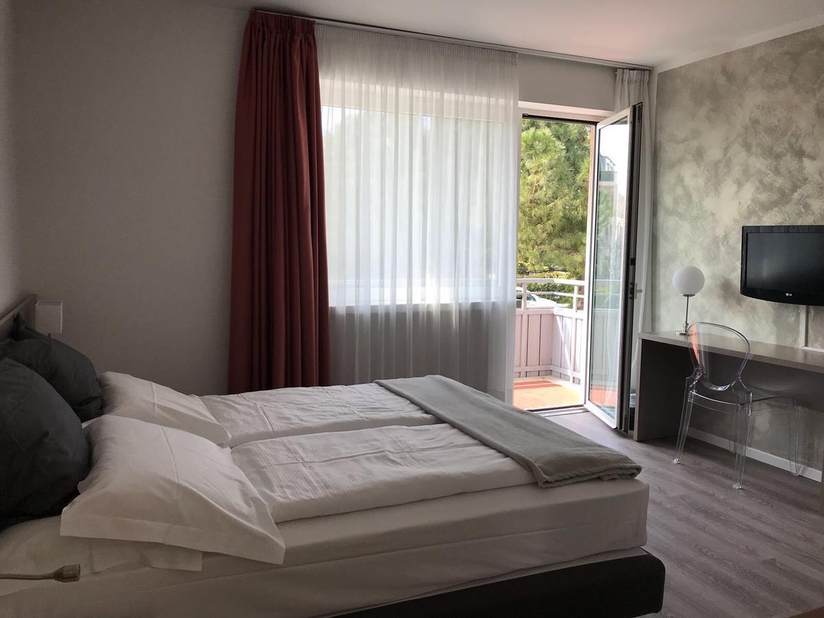 Hotel Piccolo Mondo Torbole Sul Garda Esterno foto