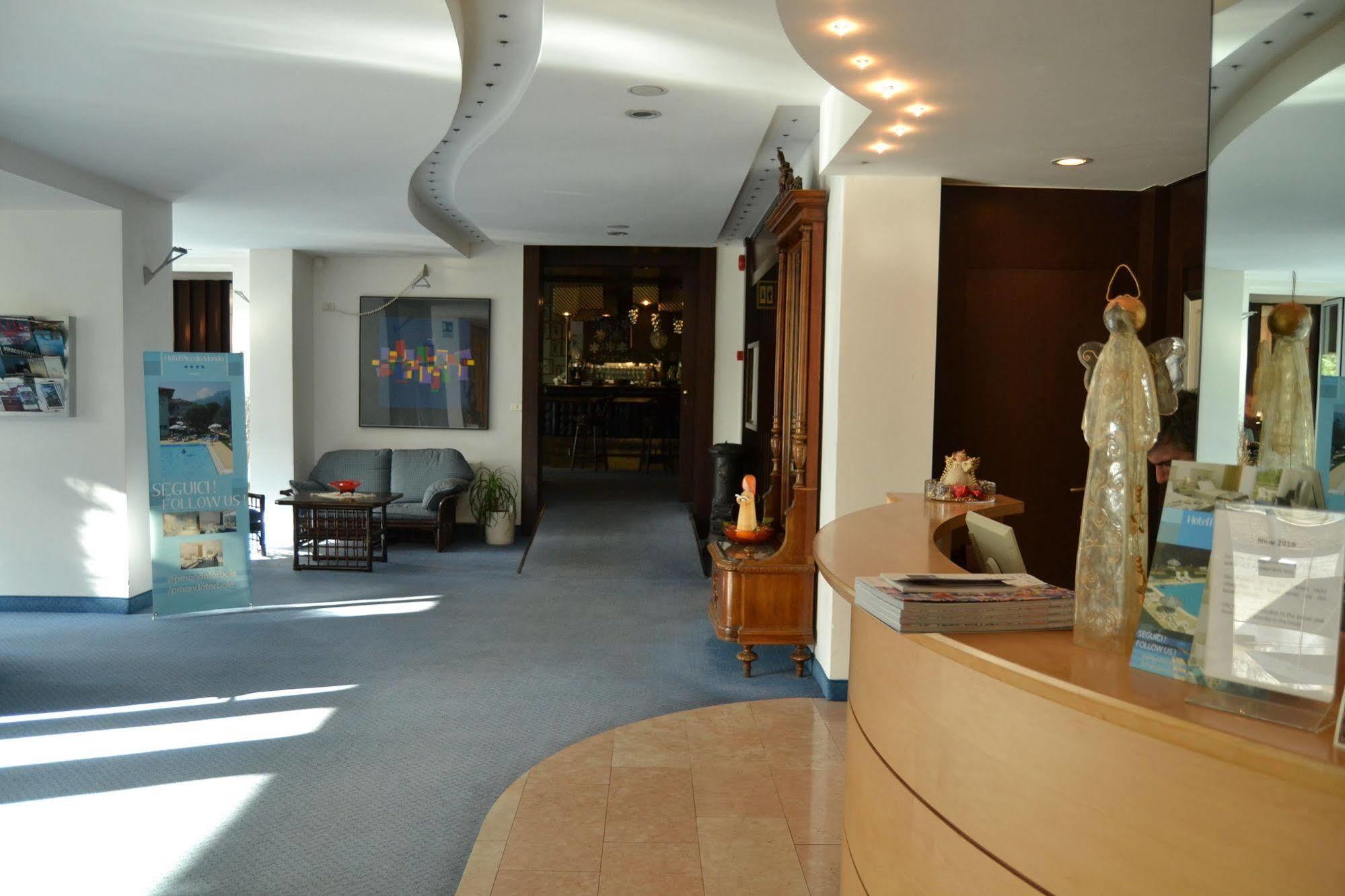 Hotel Piccolo Mondo Torbole Sul Garda Esterno foto