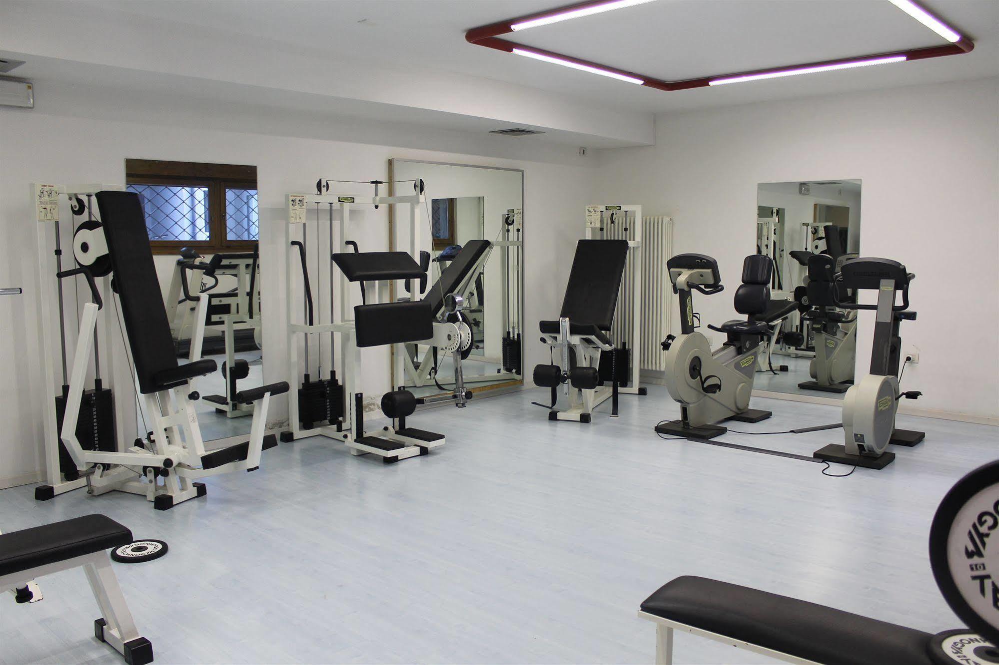 Hotel Piccolo Mondo Torbole Sul Garda Esterno foto