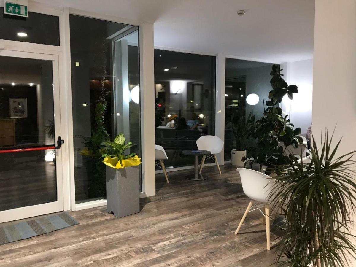 Hotel Piccolo Mondo Torbole Sul Garda Esterno foto