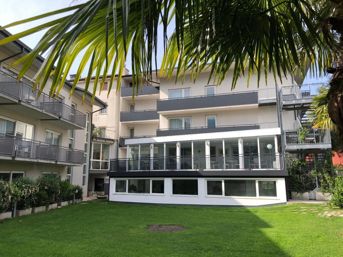 Hotel Piccolo Mondo Torbole Sul Garda Esterno foto